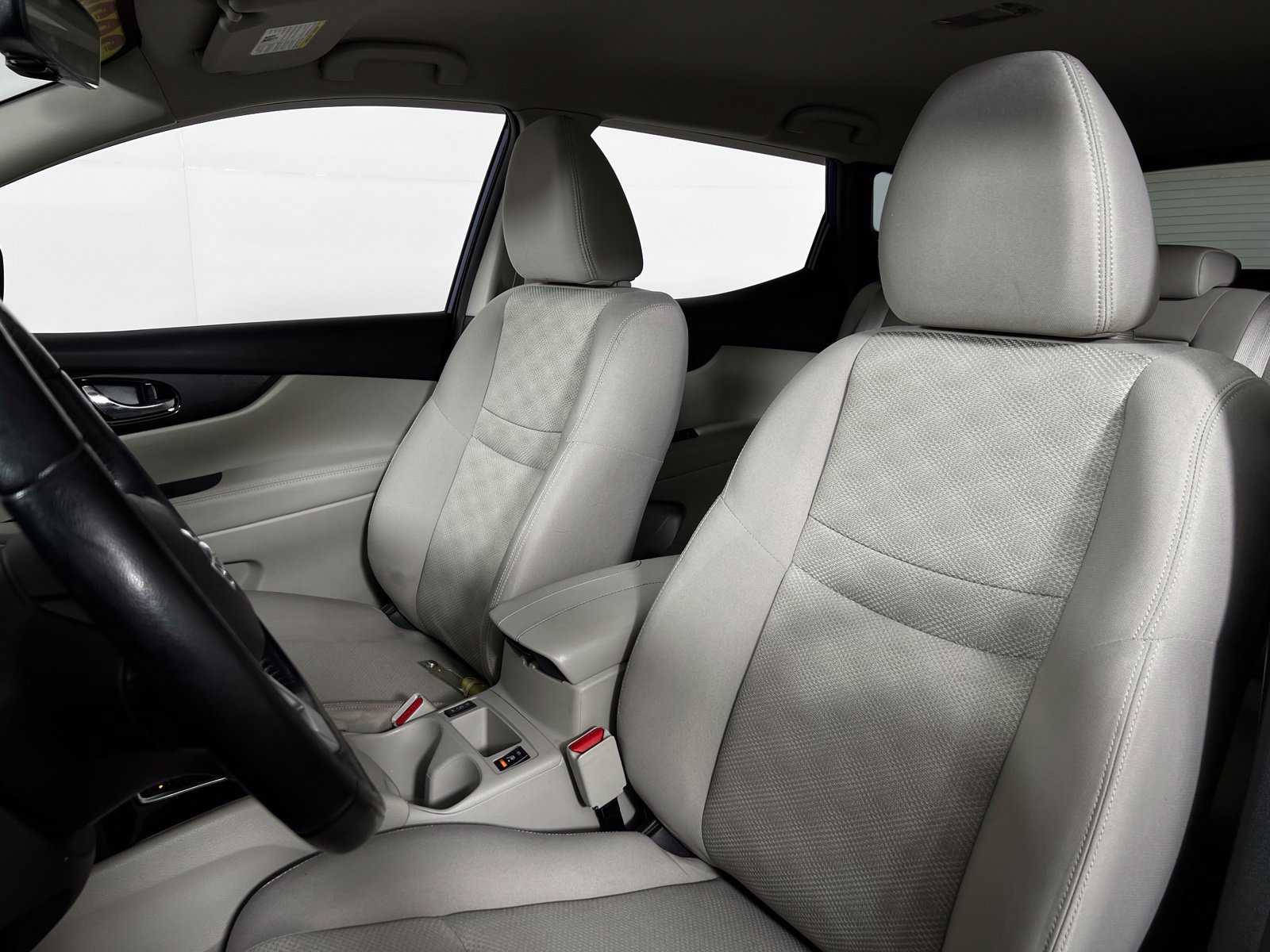 Used 2021 Nissan Rogue Sport SV FWD image 13