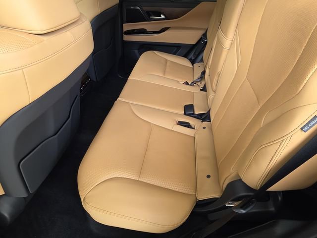 New 2026 Lexus LX 700h Luxury image 9