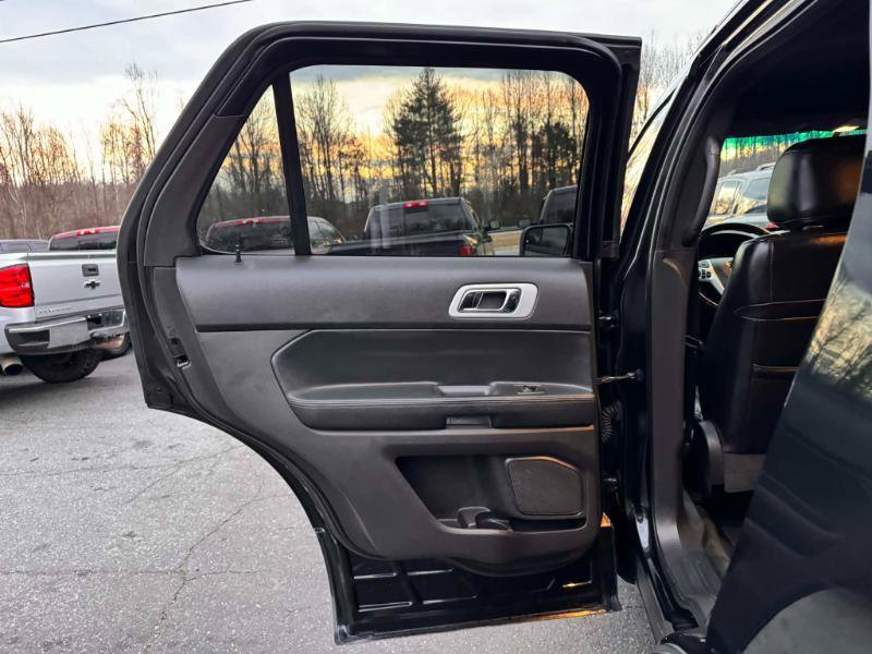 Used 2013 Ford Explorer XLT AWD/4WD image 11