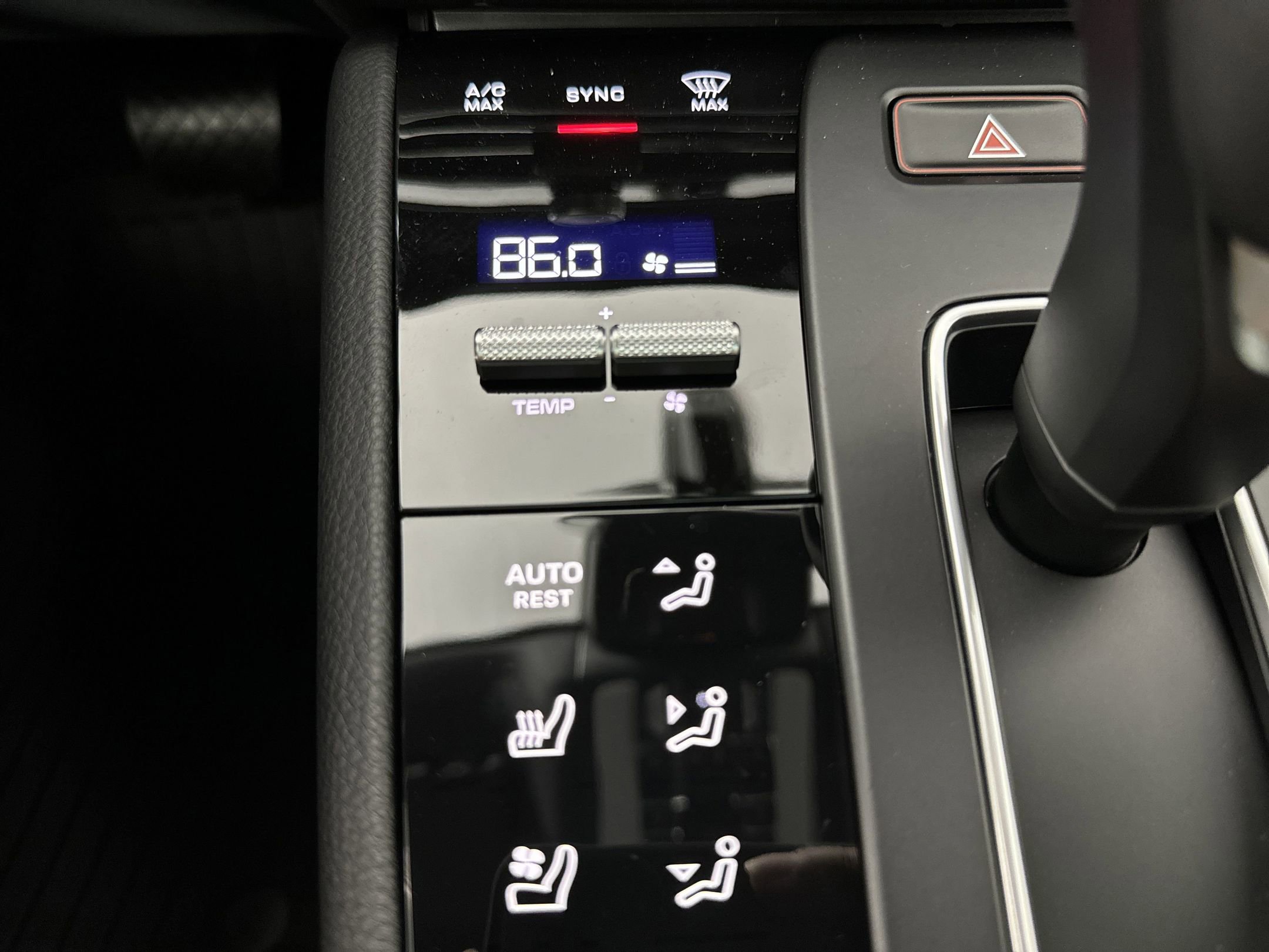 Certified 2025 Porsche Macan image 20