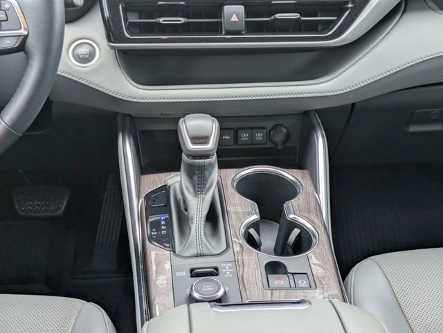 Used 2021 Toyota Highlander Platinum image 21