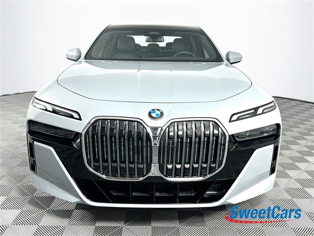 Used 2025 BMW 740i xDrive image 2