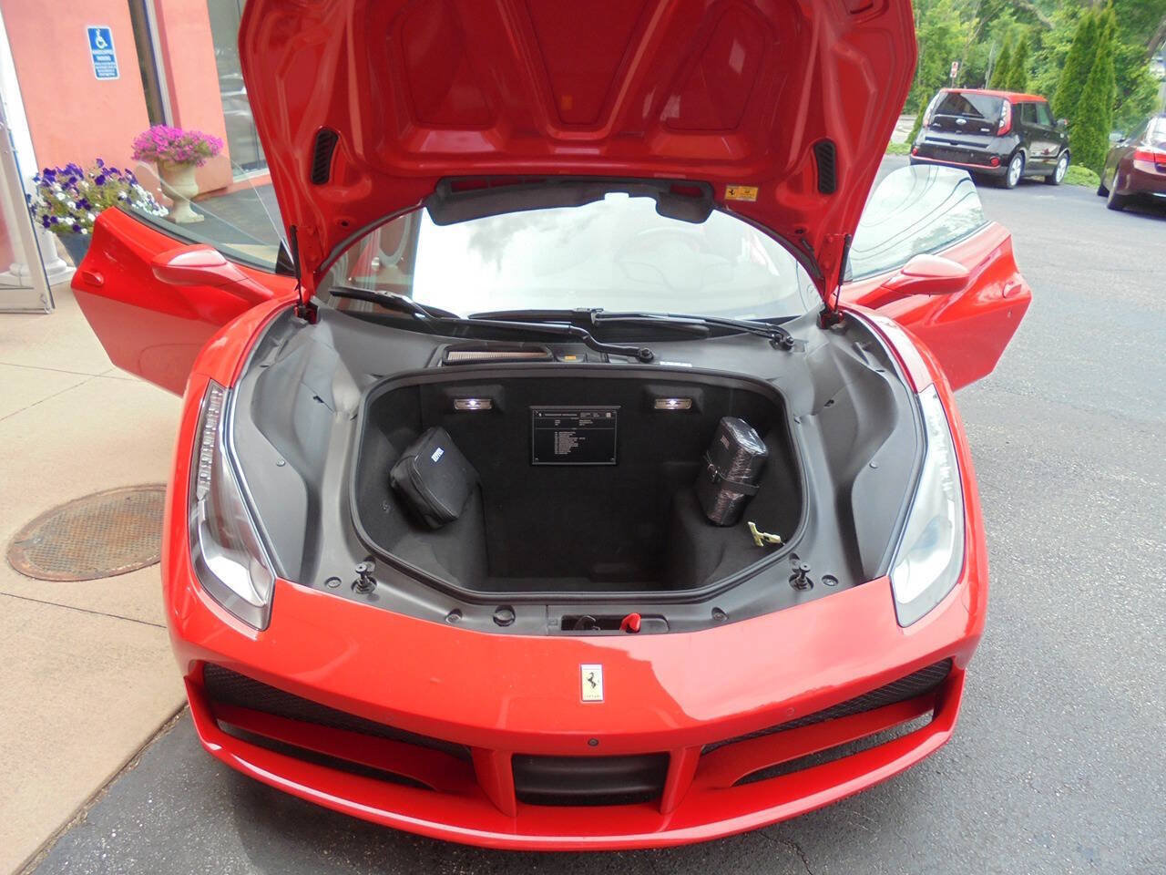 Used 2017 Ferrari 488 GTB RWD image 32