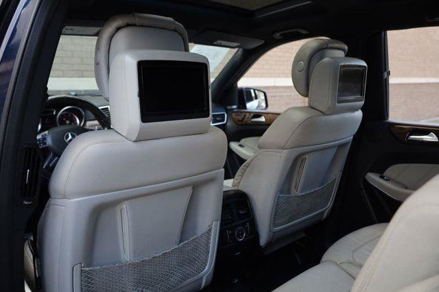 Used 2015 Mercedes-Benz GL 550 4MATIC image 22