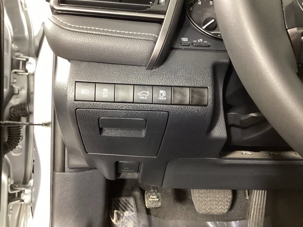 Used 2024 Toyota Camry SE FWD image 12