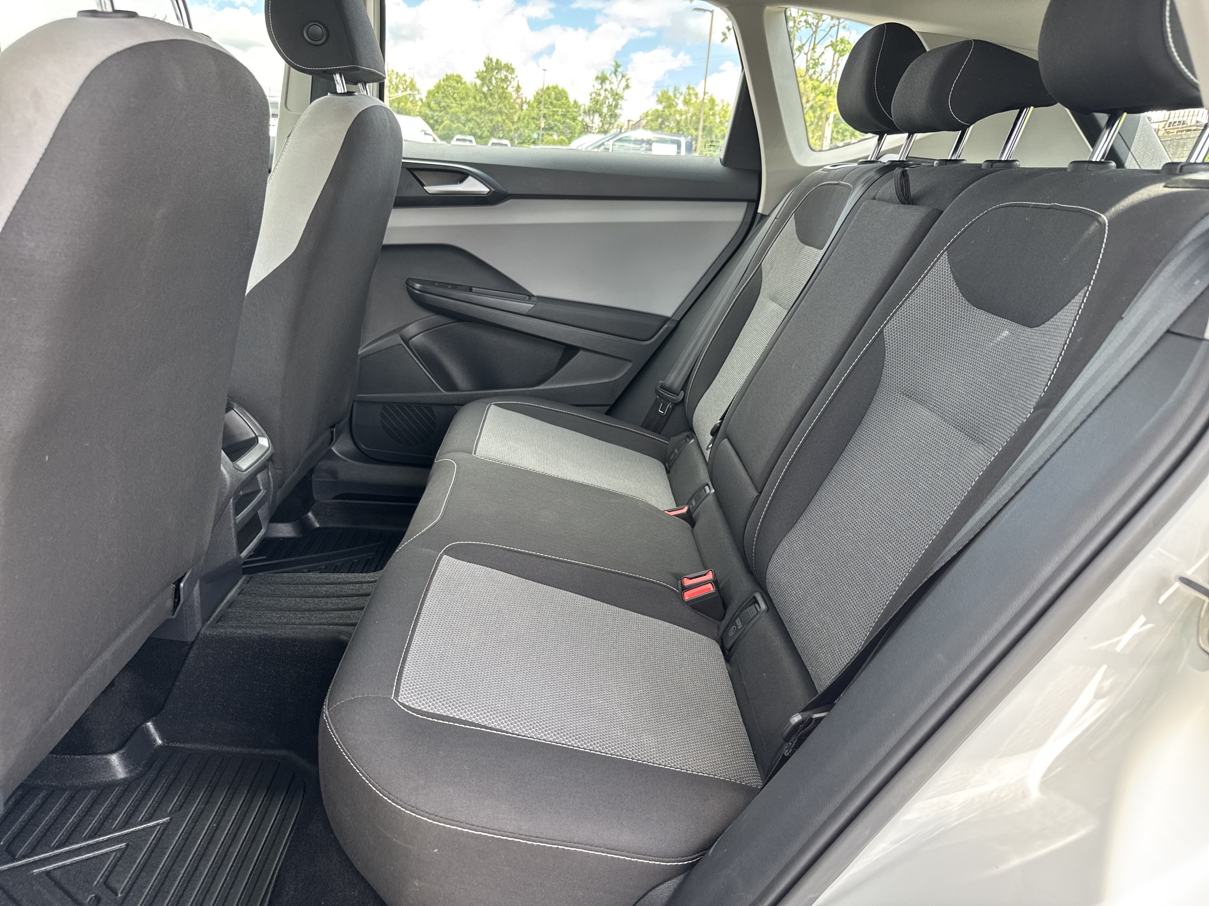 Used 2023 Volkswagen Taos S FWD image 28