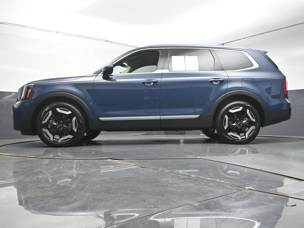 Used 2025 Kia Telluride S AWD/4WD image 41