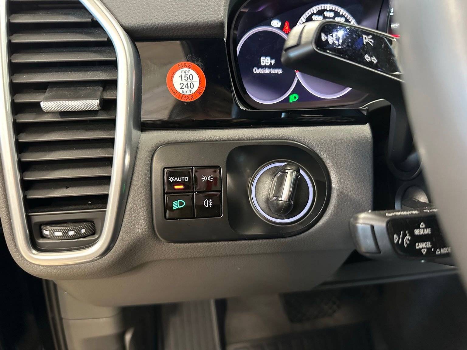 Used 2021 Porsche Cayenne image 25