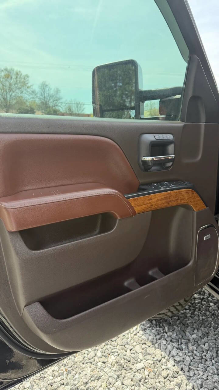 Used 2015 Chevrolet Silverado 3500 High Country w/ Duramax Plus Package image 13