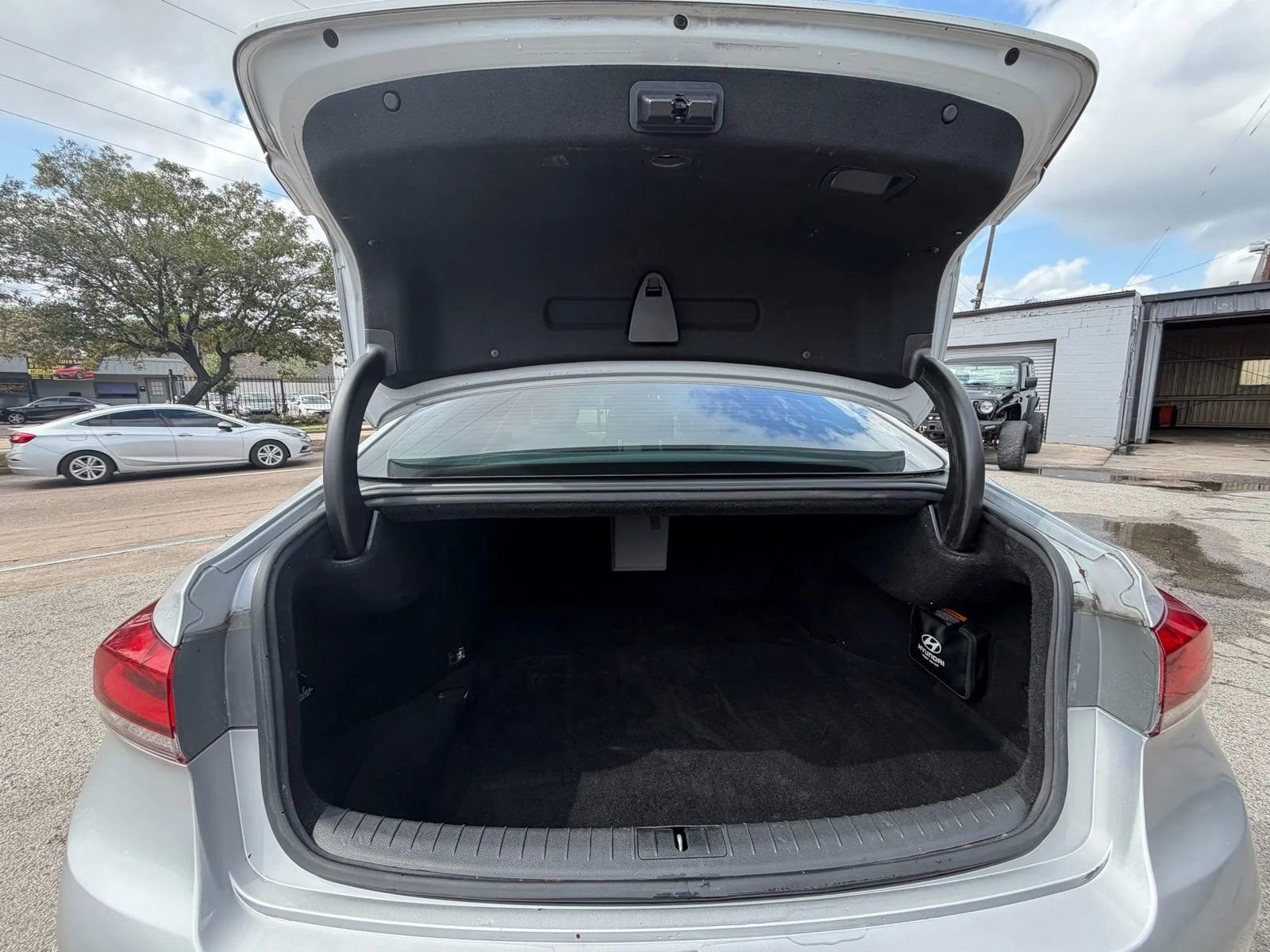 Used 2015 Hyundai Genesis 5.0 image 38