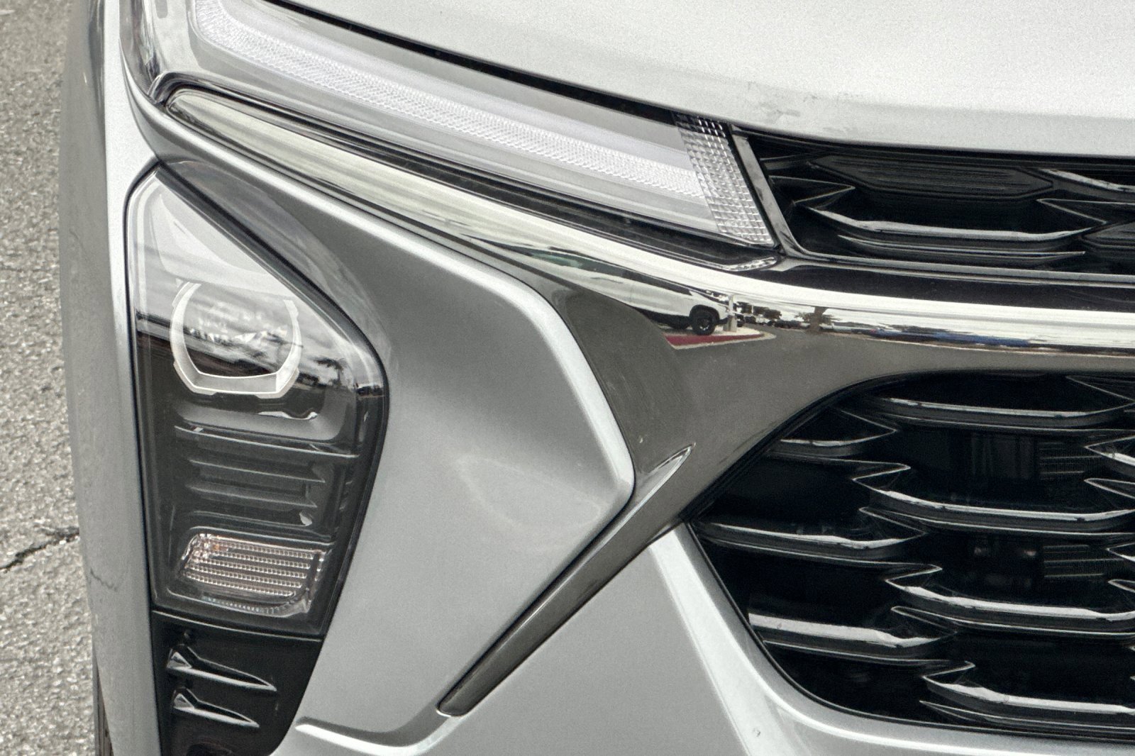 Used 2025 Chevrolet Trax RS w/ Driver Confidence Package image 42