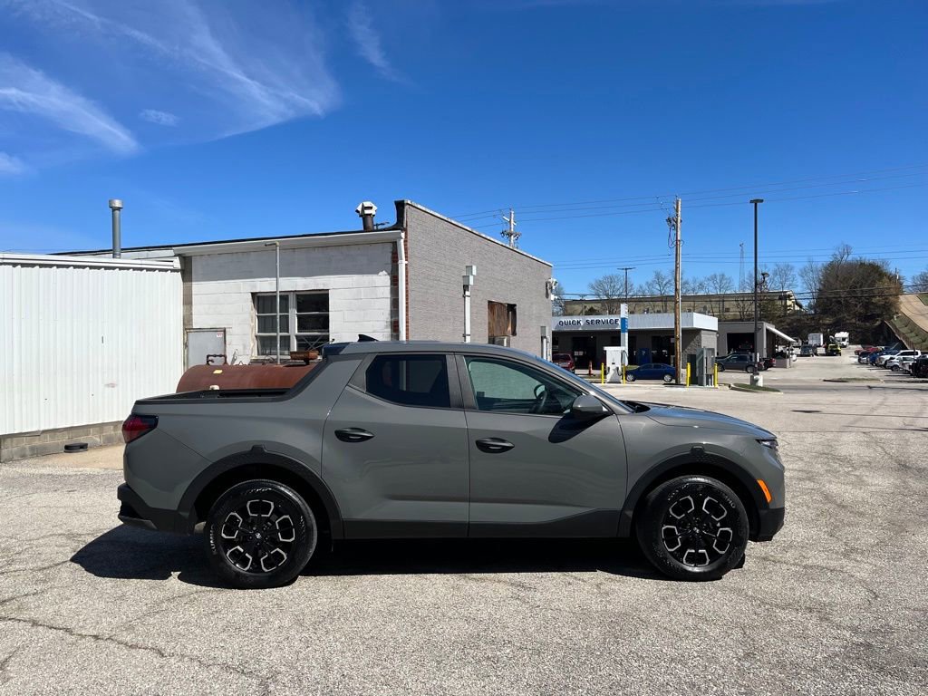 Used 2024 Hyundai Santa Cruz SE image 3