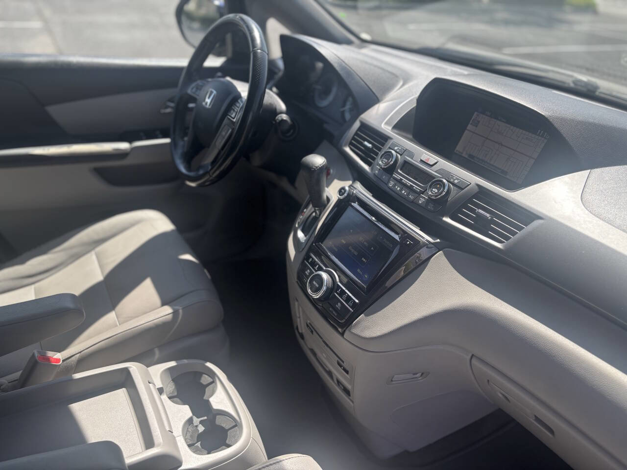 Used 2014 Honda Odyssey Touring Elite image 27