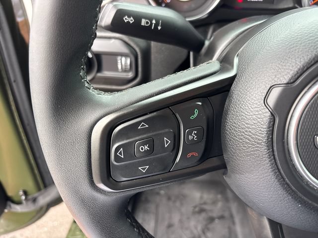 Used 2023 Jeep Gladiator Sport AWD/4WD image 18