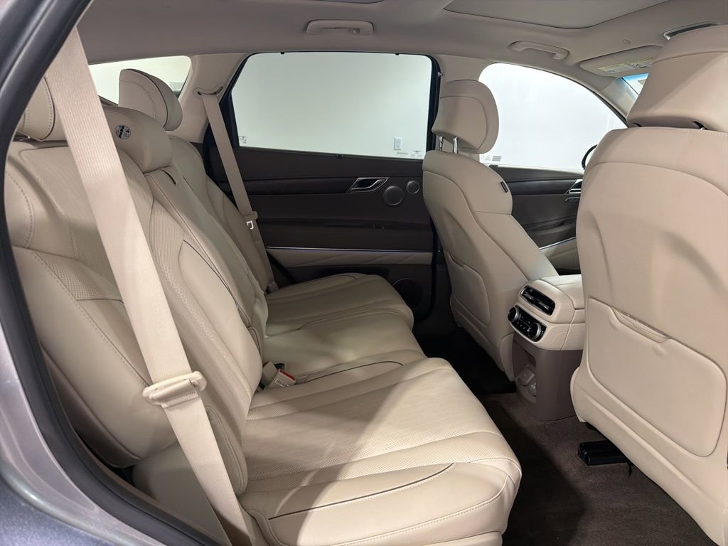 Used 2023 Genesis GV80 2.5T w/ Prestige 20" Package image 28