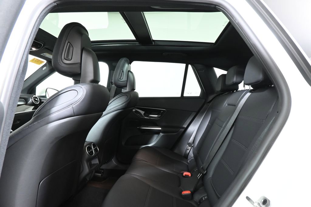 Certified 2025 Mercedes-Benz GLC 300 4MATIC image 31