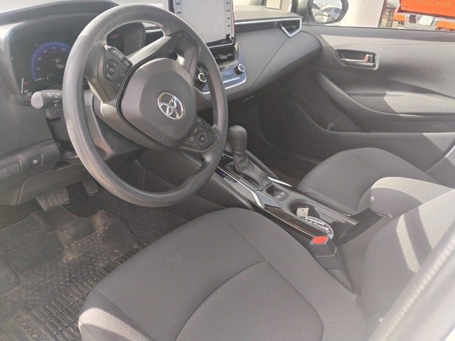 Used 2022 Toyota Corolla LE image 6