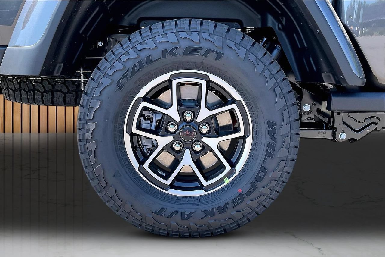 New 2026 Jeep Gladiator Rubicon w/ Steel Power Dome Hood Package AWD/4WD image 33
