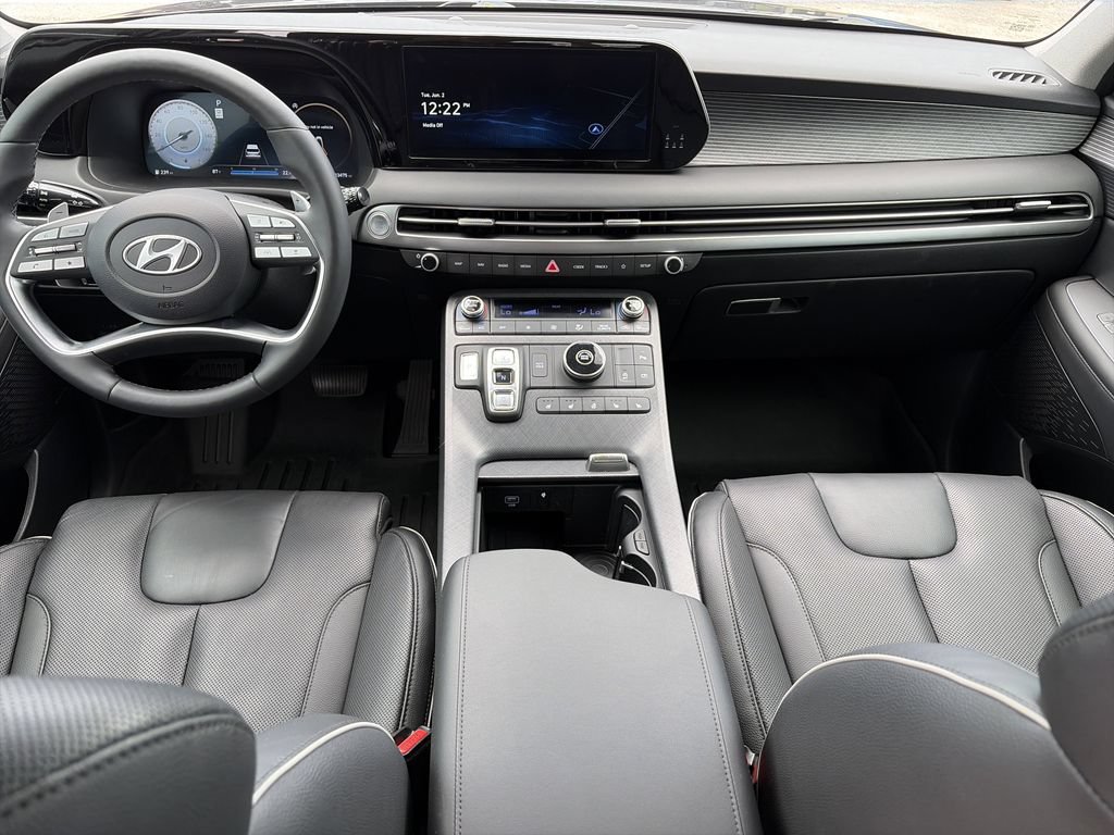 Used 2023 Hyundai Palisade Limited FWD image 13
