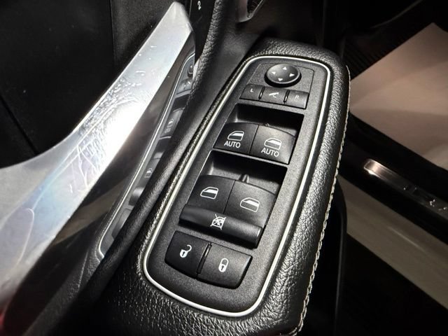 Used 2022 RAM 1500 Laramie AWD/4WD image 14
