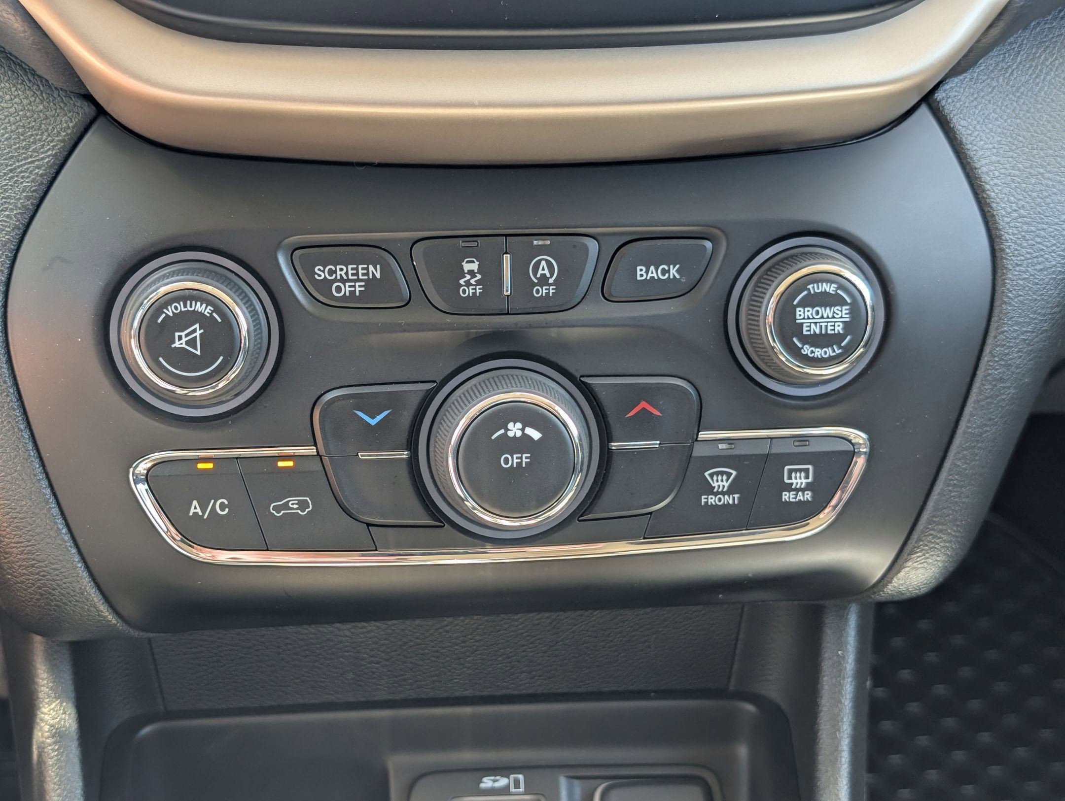 Used 2016 Jeep Cherokee Sport w/ Cold Weather Group AWD/4WD image 20