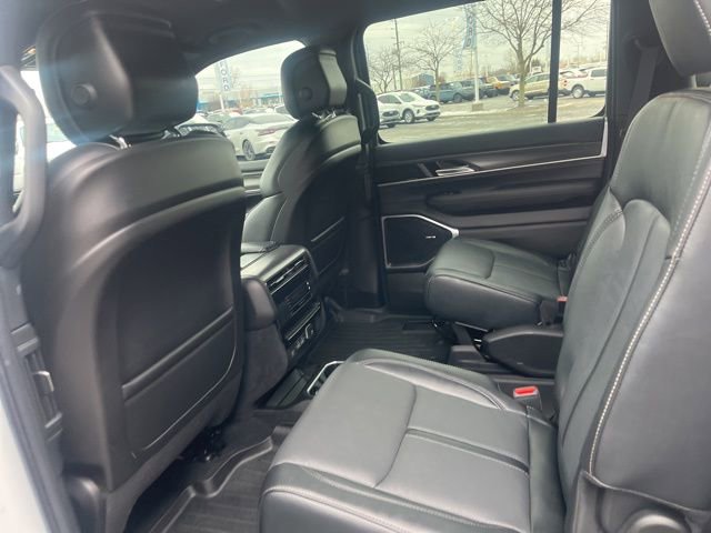 Used 2023 Jeep Wagoneer Series III w/ Preferred Equipment Group image 14