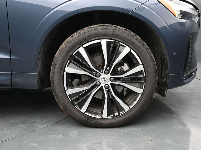 Used 2025 Volvo XC60 B5 Plus AWD/4WD image 10