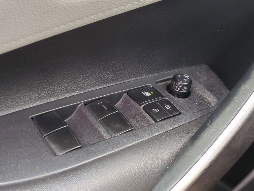 Used 2020 Toyota Corolla SE image 23