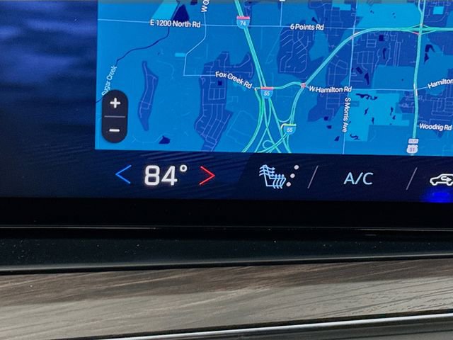 Used 2025 Chevrolet Suburban Z71 w/ Comfort Package image 24