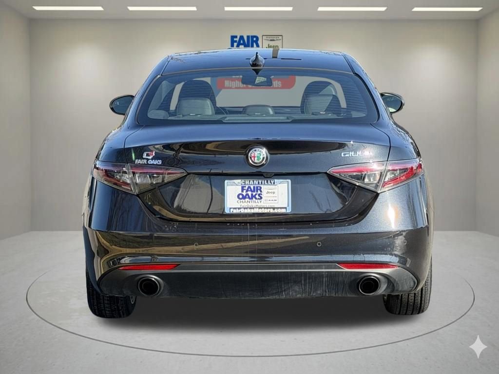 Used 2024 Alfa Romeo Giulia Ti image 8
