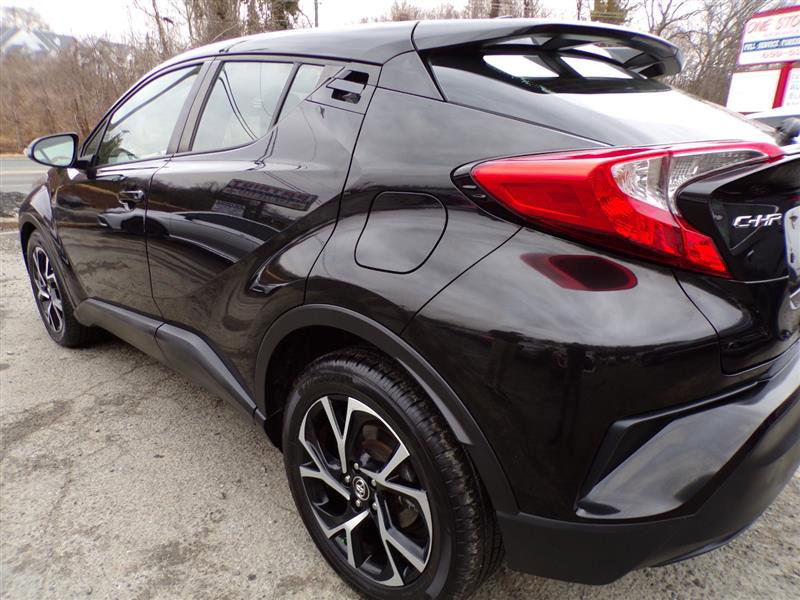 Used 2018 Toyota C-HR XLE image 9