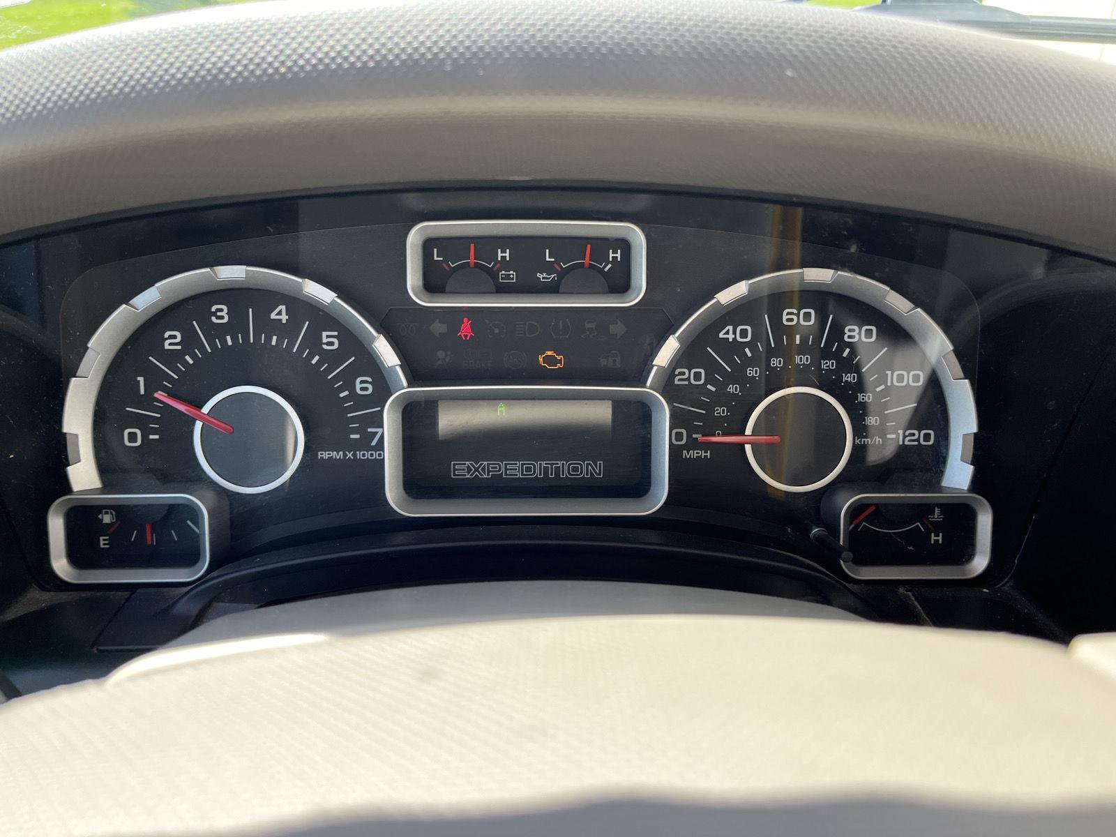 Used 2010 Ford Expedition XLT AWD/4WD image 18