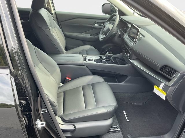 New 2026 Nissan Rogue Dark Armor AWD/4WD image 17