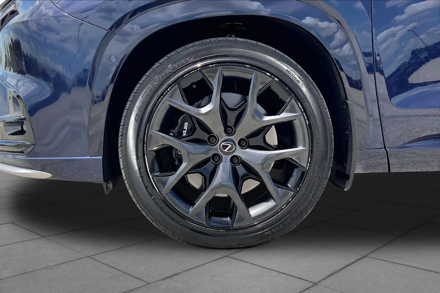 Used 2024 Lexus TX 500h AWD w/ Technology Package image 11