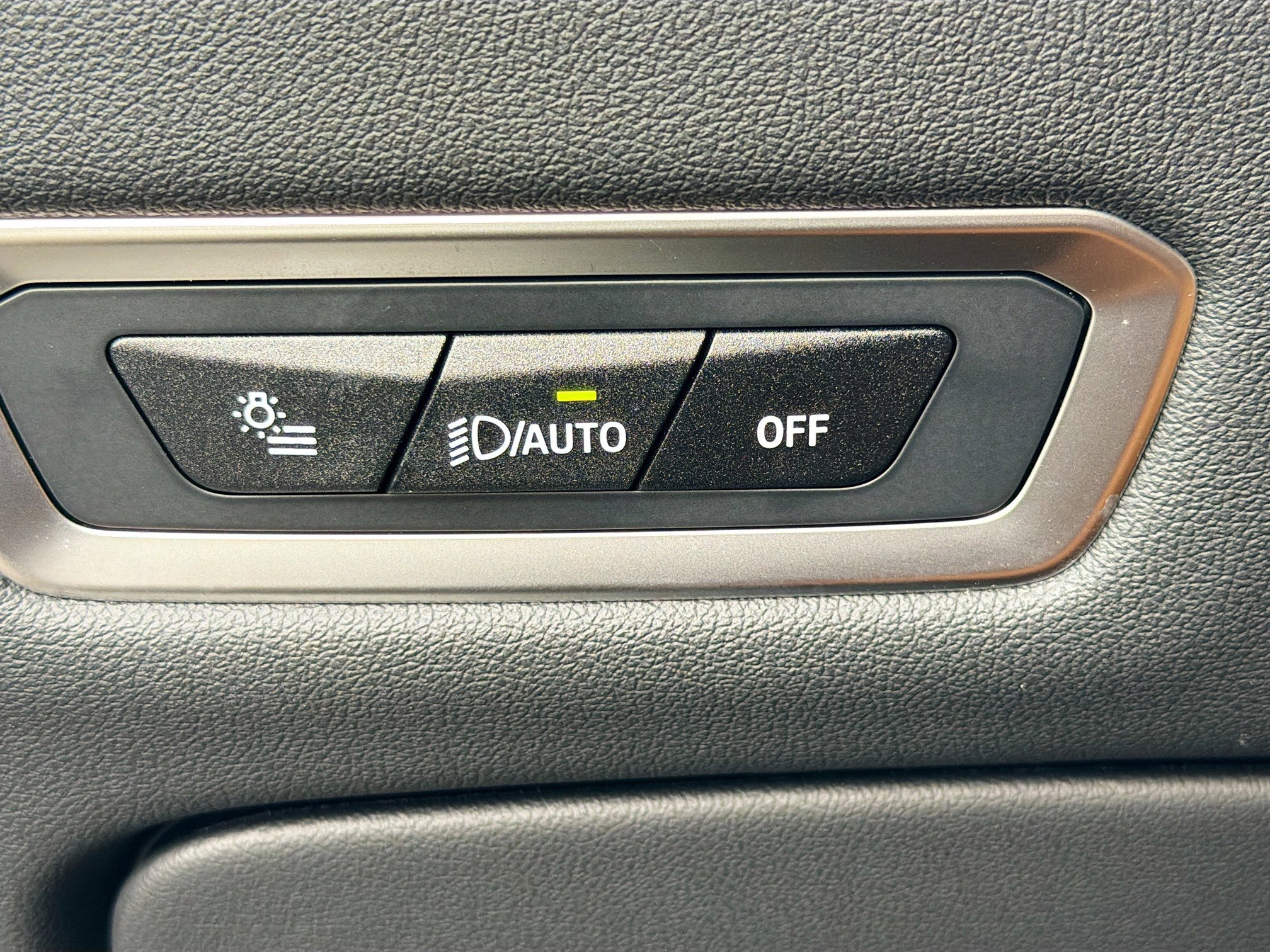 Used 2025 BMW X7 xDrive40i w/ Premium Package image 38