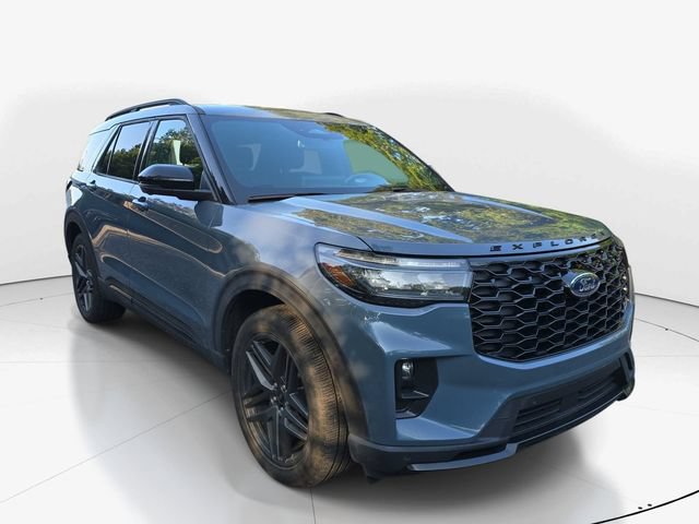 Used 2025 Ford Explorer ST RWD image 3