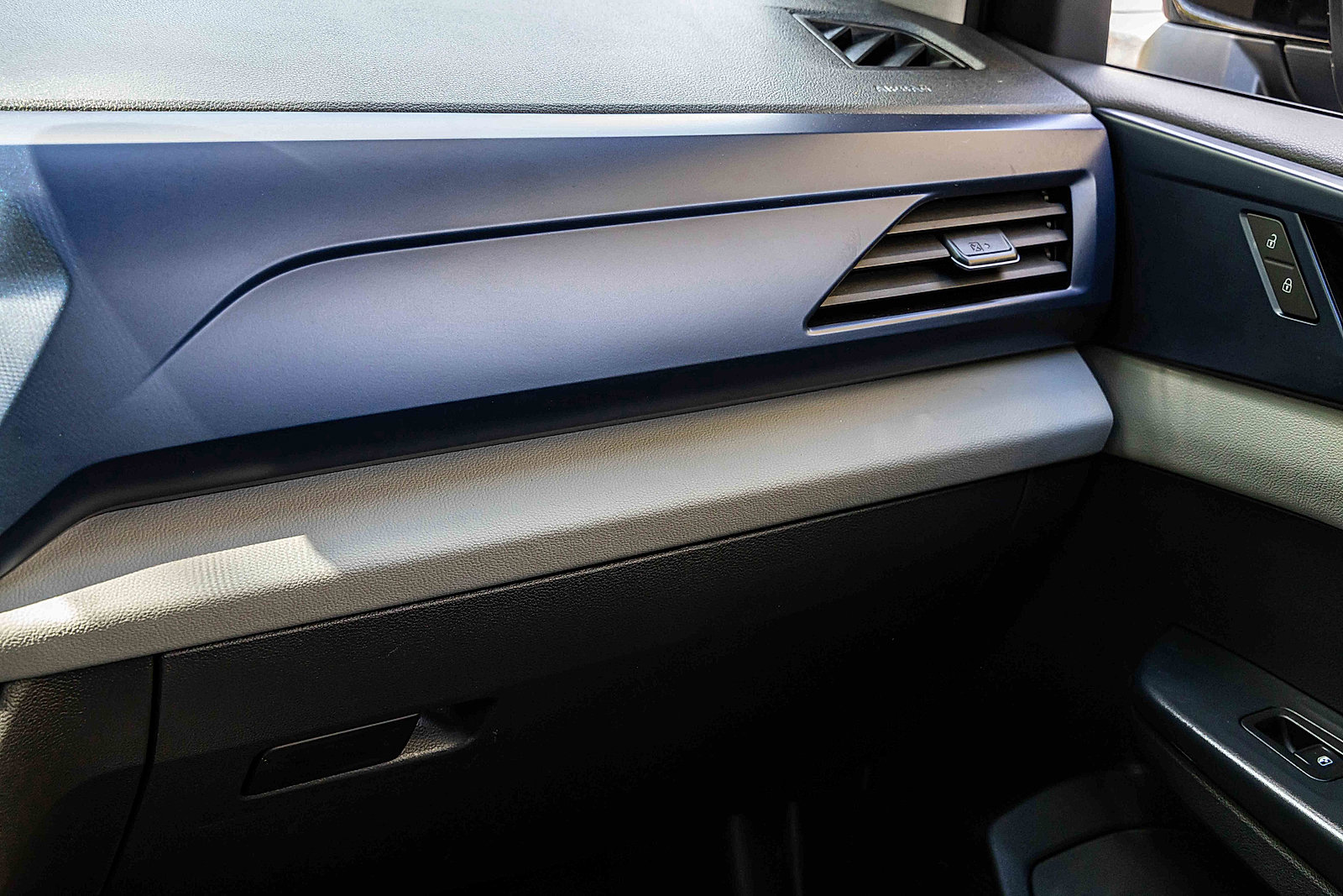 Used 2023 Volkswagen Taos SE w/ Panoramic Sunroof Package image 15