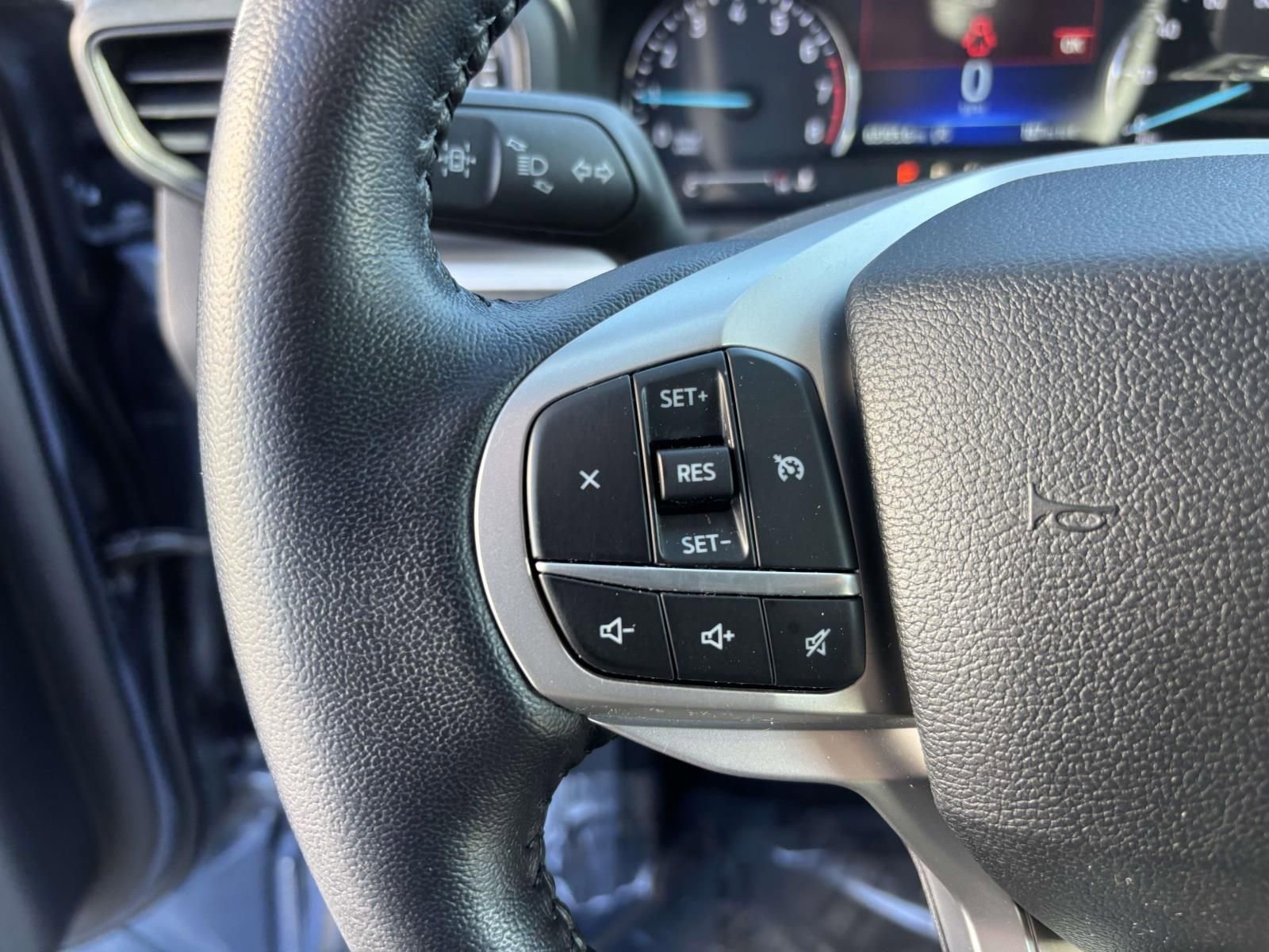 Used 2021 Ford Explorer XLT image 19