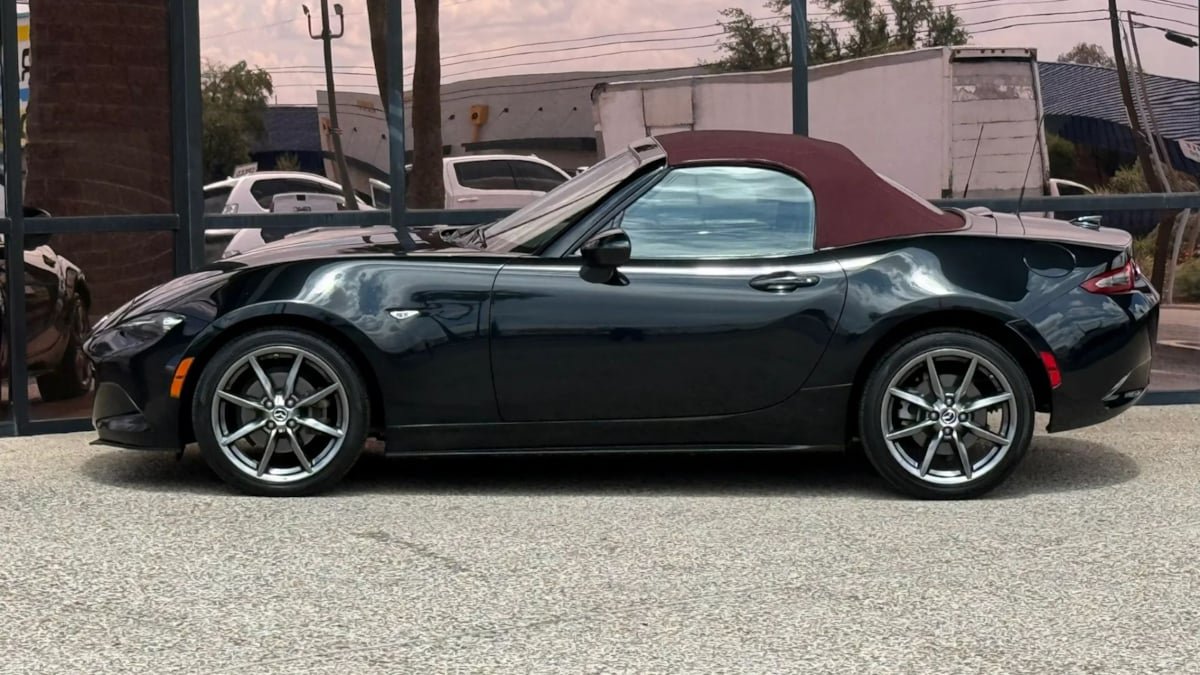 Used 2018 MAZDA MX-5 Miata Grand Touring RWD image 7