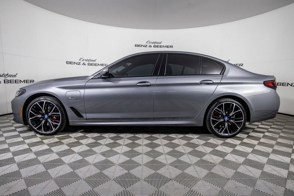 Used 2023 BMW 530e w/ M Sport Package RWD image 10