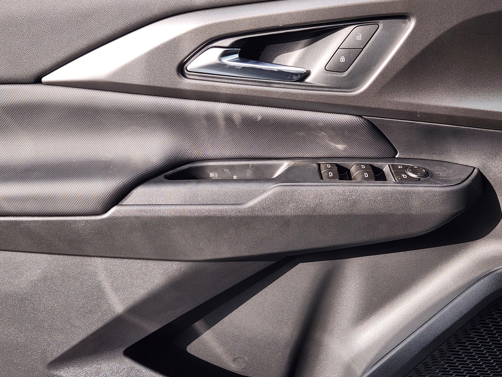 New 2026 Chevrolet Equinox EV LT w/ Comfort Package image 17