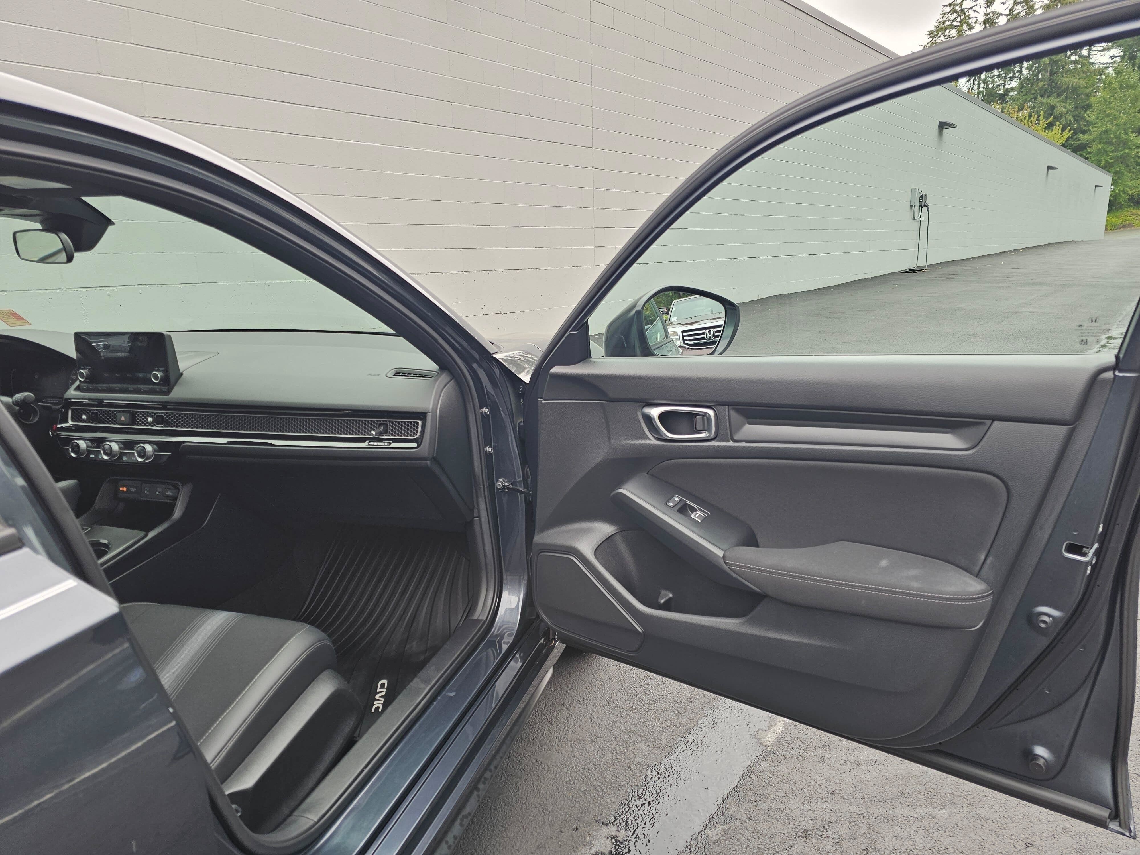 Used 2025 Honda Civic Sport image 12