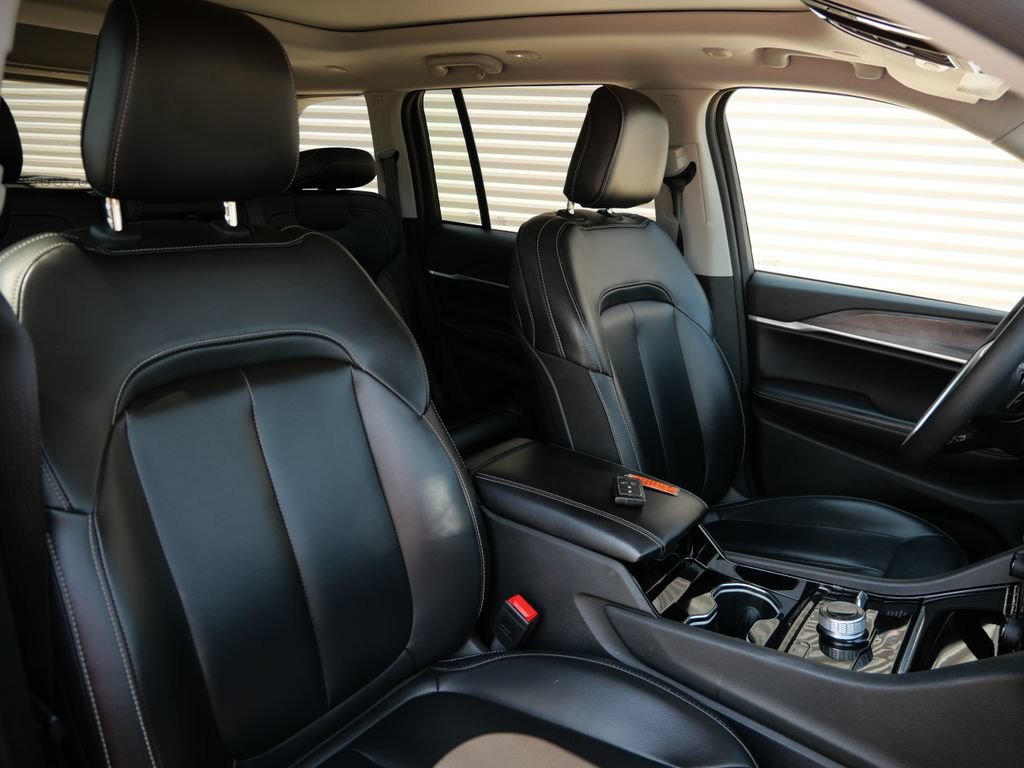 Used 2023 Jeep Grand Cherokee 4WD 4xe image 23