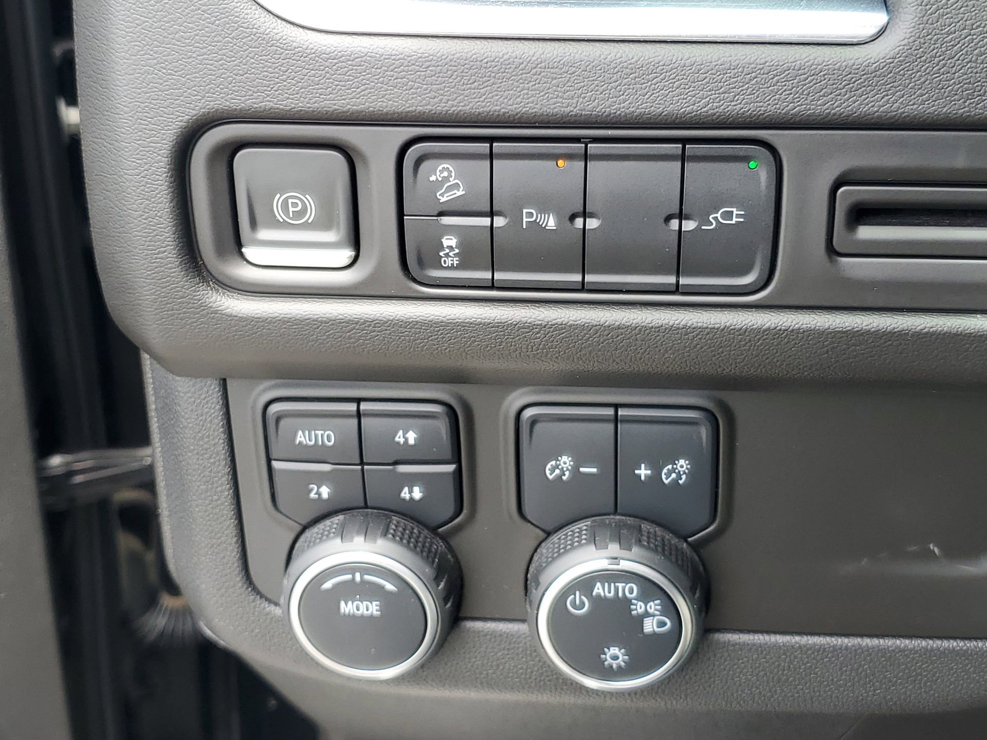 Used 2021 Chevrolet Tahoe Z71 AWD/4WD image 21