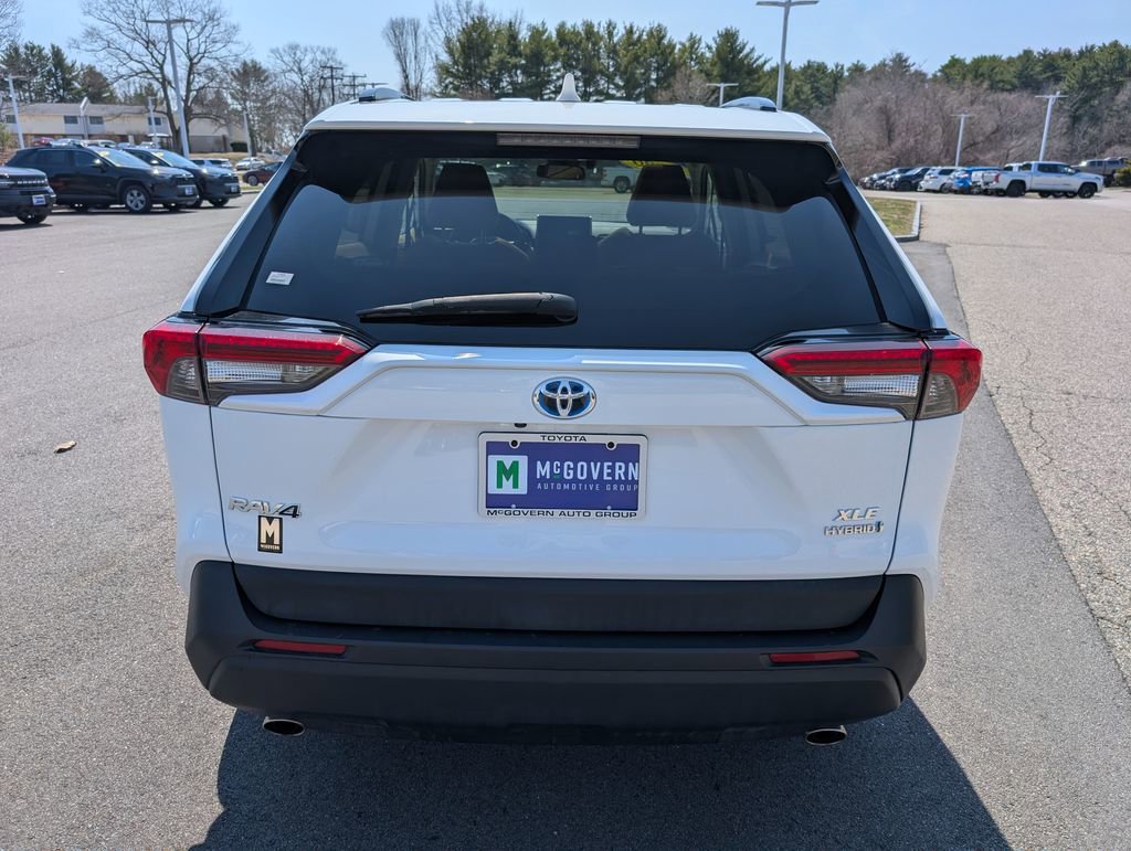 Used 2020 Toyota RAV4 XLE w/ Convenience Package AWD/4WD image 4
