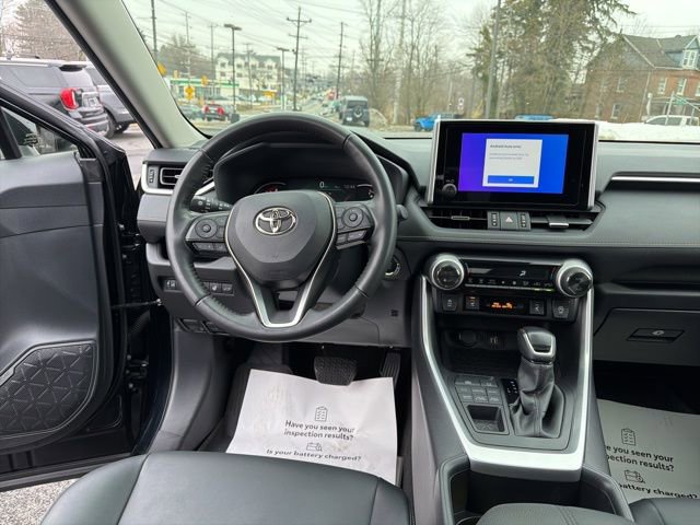 Used 2023 Toyota RAV4 XLE Premium image 17