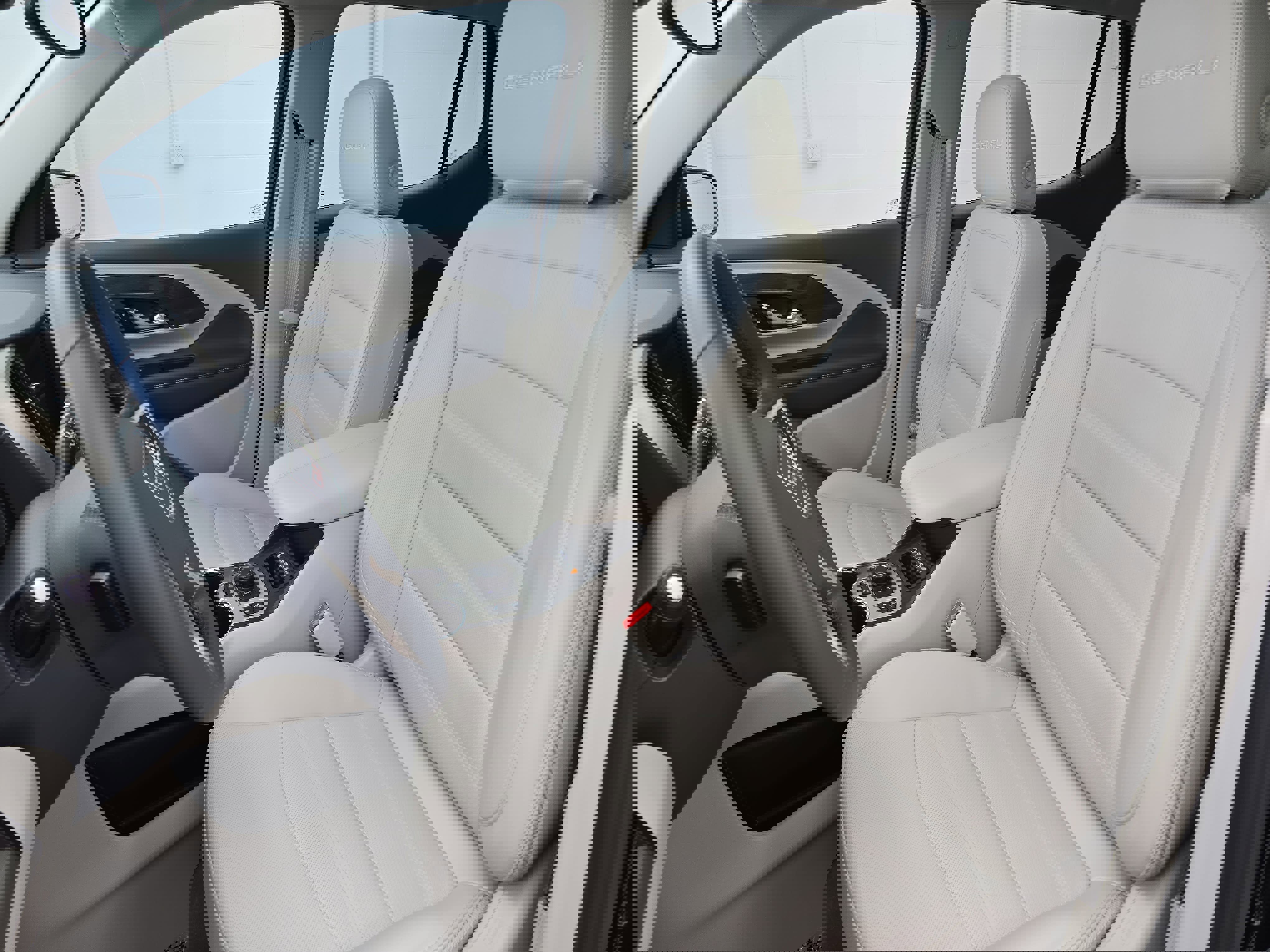 Used 2024 GMC Terrain Denali w/ Denali Premium Package image 15