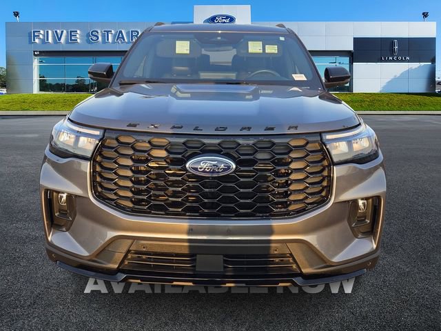 Used 2025 Ford Explorer ST-Line image 2
