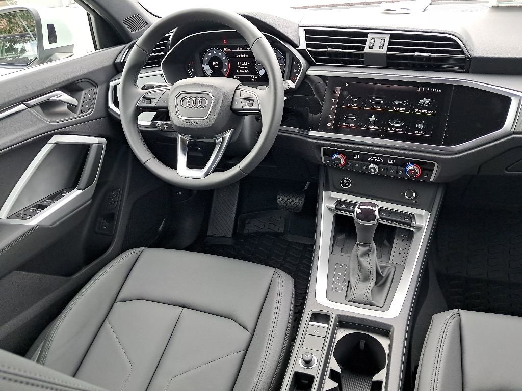 New 2025 Audi Q3 2.0T Premium image 31
