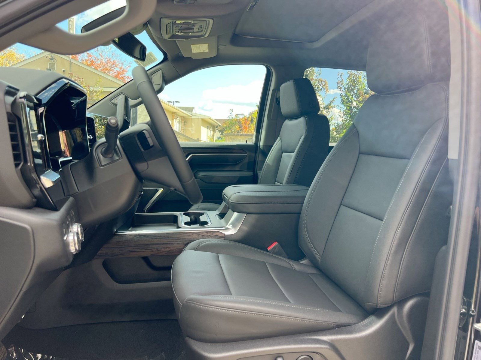 New 2026 GMC Sierra 2500 SLT w/ SLT Premium Package image 11